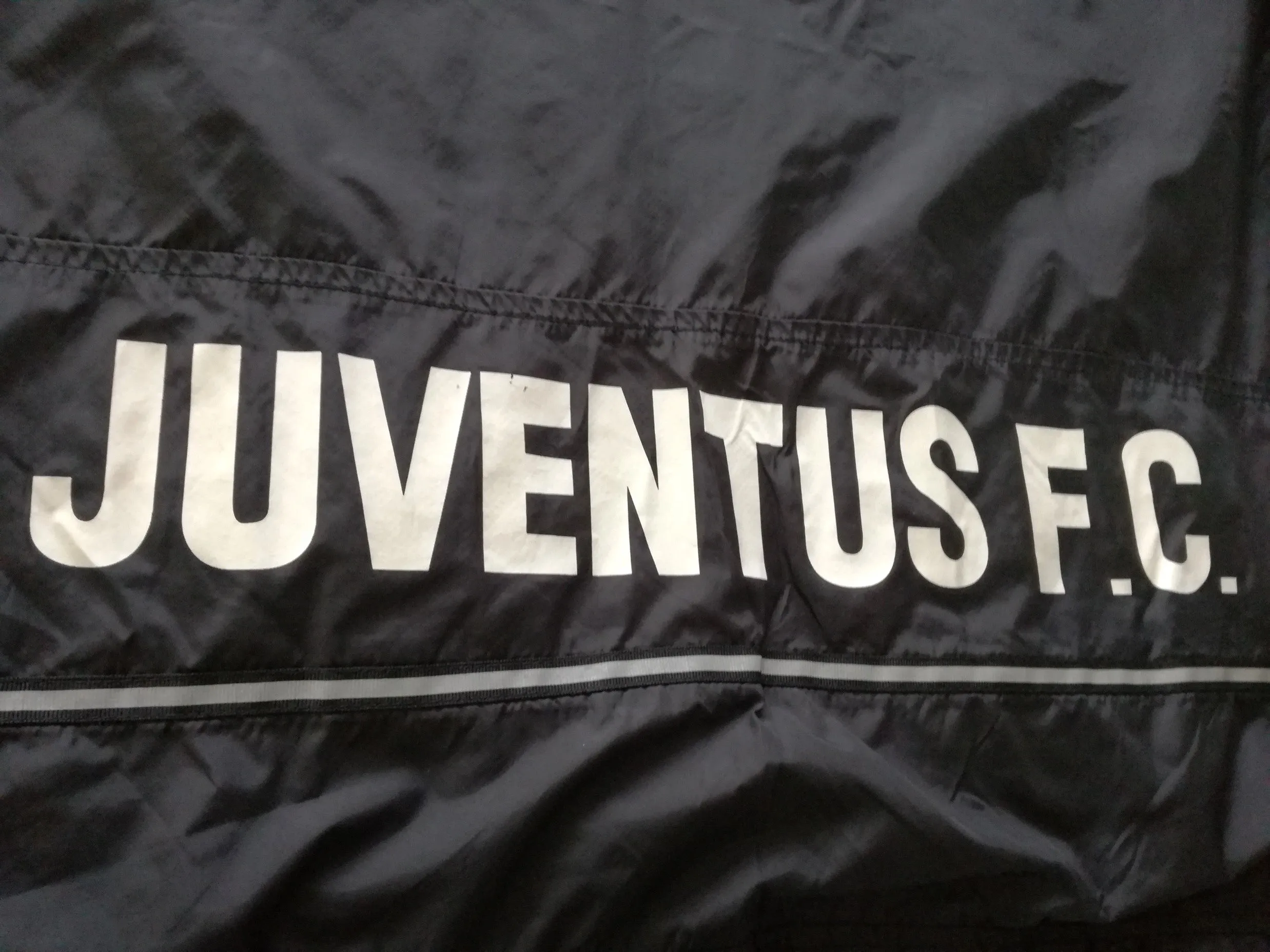 1999/00 Juventus Windbreaker Football Jacket (L)