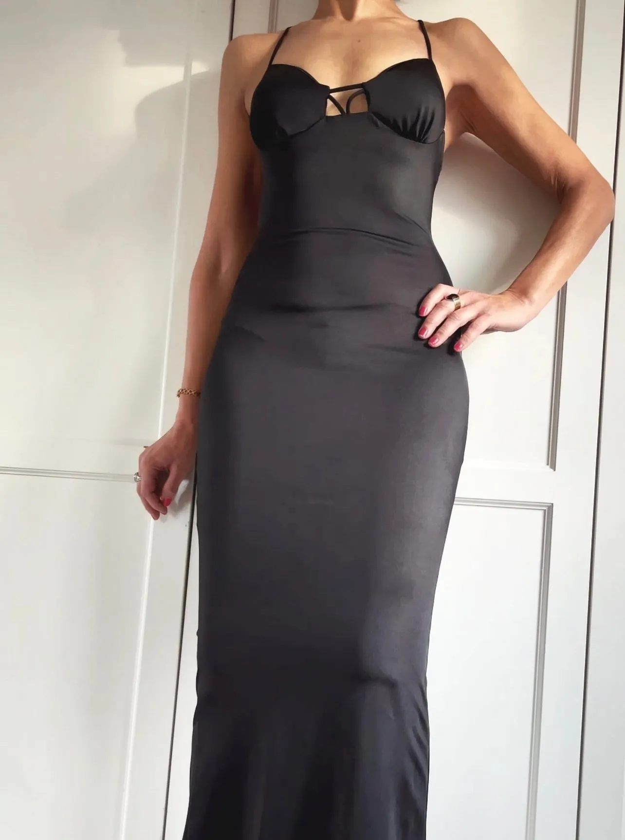 MIDI SLIM DRESS WITH OPEN BACK - BLACK