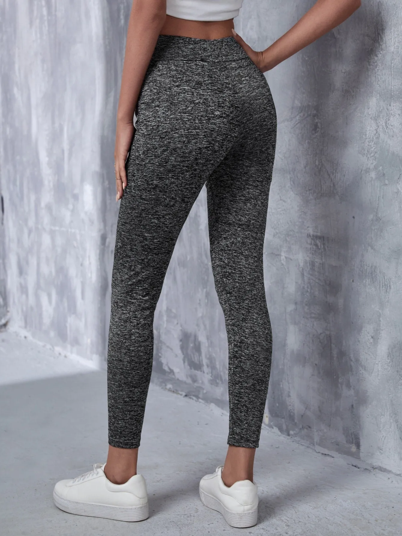 Sporty Plain Pocket Cropped Women Leggings