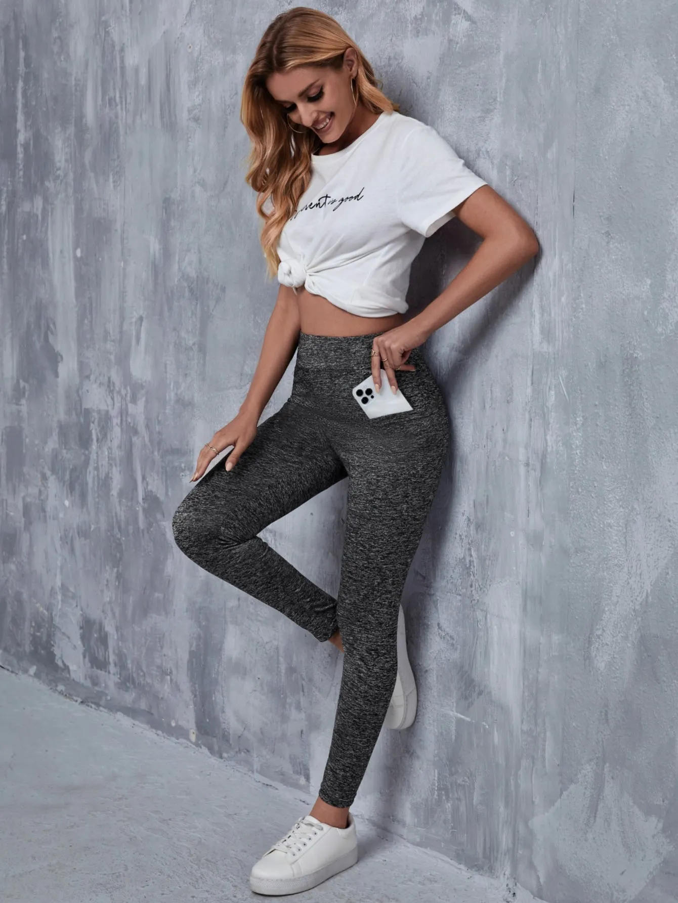 Sporty Plain Pocket Cropped Women Leggings